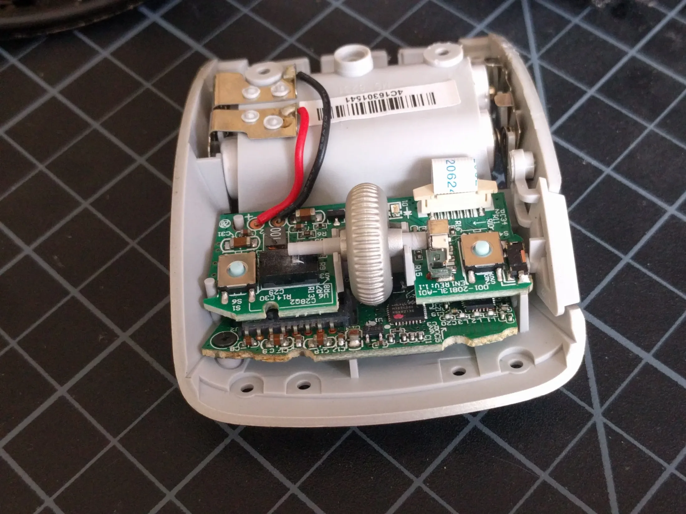 Mouse wheel assembly with rotary encoder interface